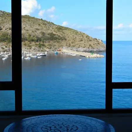 فندق Hotel Palinuro بالينورو