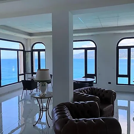 فندق Hotel Palinuro بالينورو