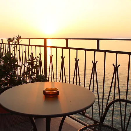 ホテル Hotel Palinuro 3*