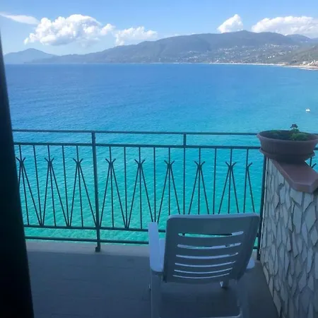 Hotel Palinuro فندق بالينورو
