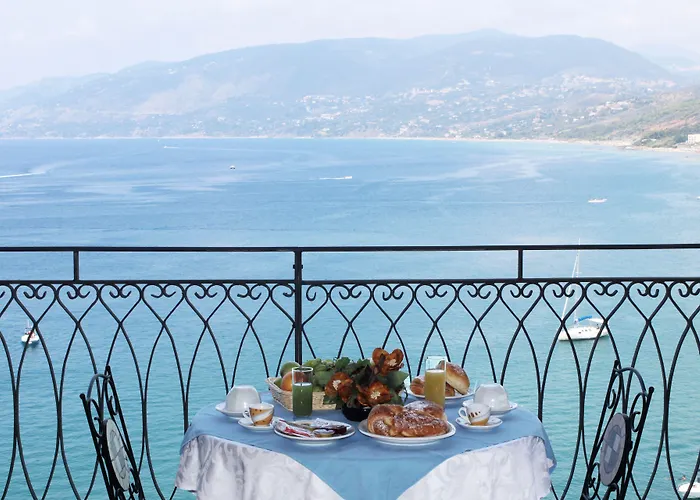 Отель Hotel Palinuro 3*