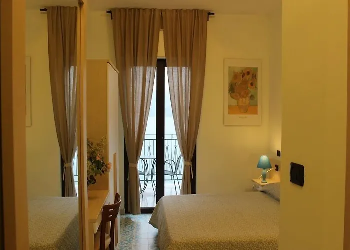 Hotel Palinuro Отель Палинуро